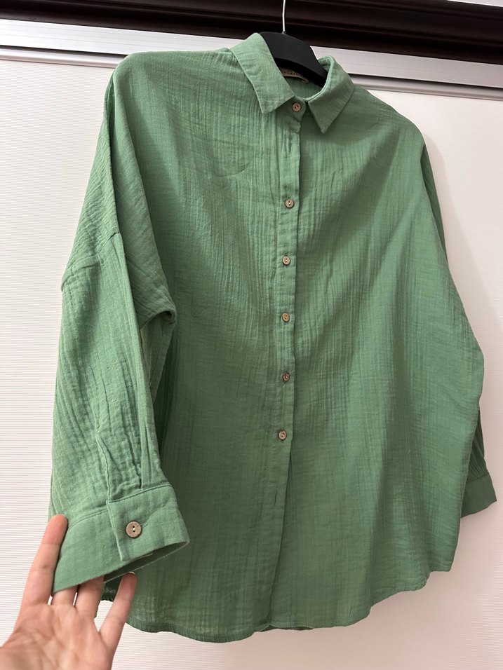 Yeşil müslin kumaş Düğmeli Kadın Gömlek - Görsel 3
