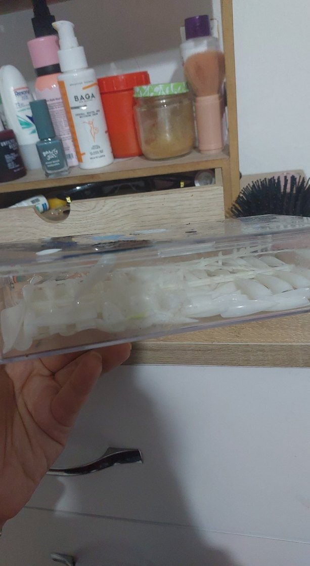 Mavi ve Siyah Desenli Beyaz Tırnak Süsleri - Görsel 2