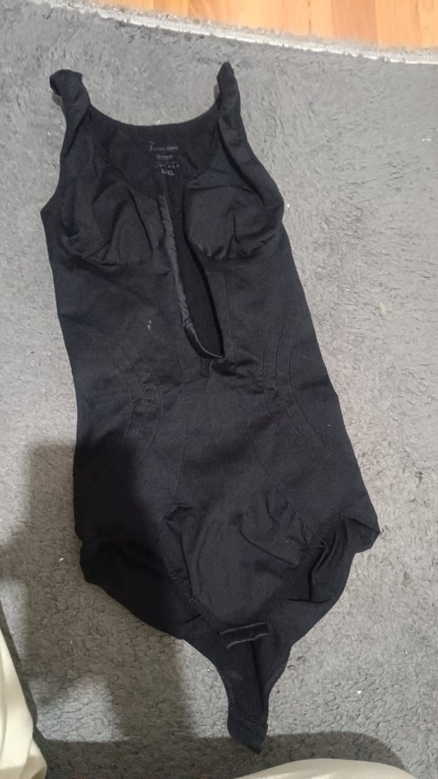 Siyah V Yakalı Kolsuz Kadın Tulum - Görsel 2