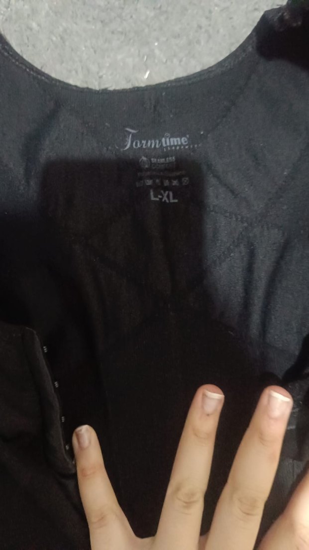 Siyah V Yakalı Kolsuz Kadın Tulum - Görsel 3