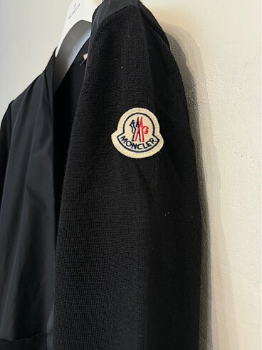 s Beden siyah Renk Moncler marka hırka
