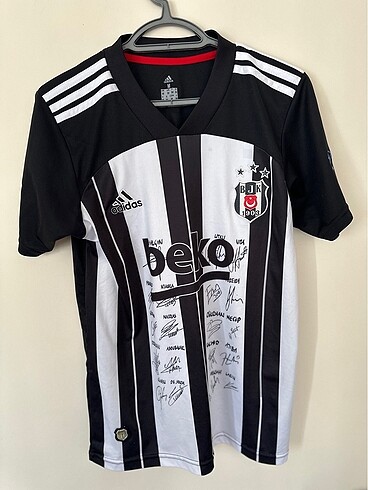 TARAFTAR BJK FORMA ( çift kombini )