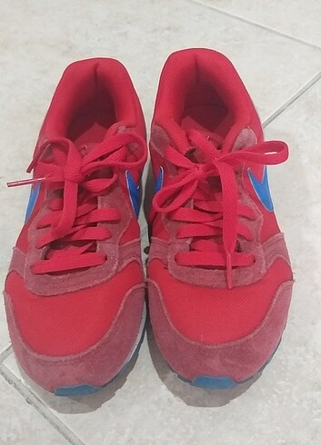 37,5 Beden kırmızı Renk Nike ayakkabi