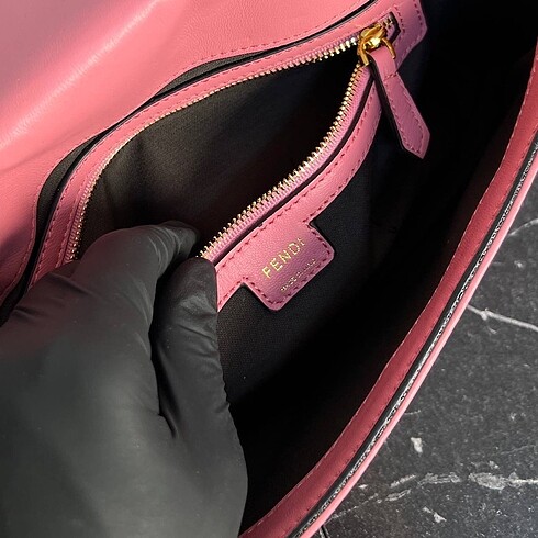  Beden siyah Renk Fendi Baguette Kadın Çantası