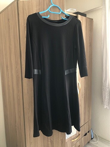 Siyah yarım kol elbise