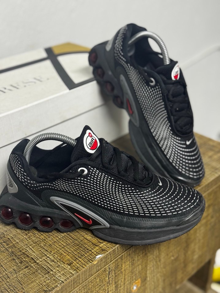 Nike DN Siyah Polka Noktalı Bağcıklı Erkek Spor Ayakkabı - Görsel 2