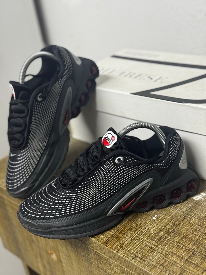 Nike DN Siyah Polka Noktalı Bağcıklı Erkek Spor Ayakkabı - Görsel 3