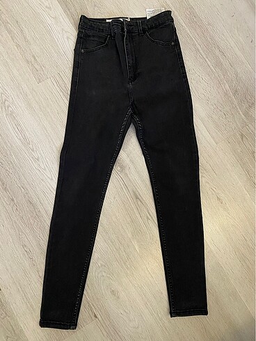 BERSHKA JEAN