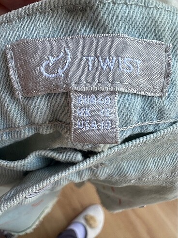 40 Beden mavi Renk Twist taşlı mini şort