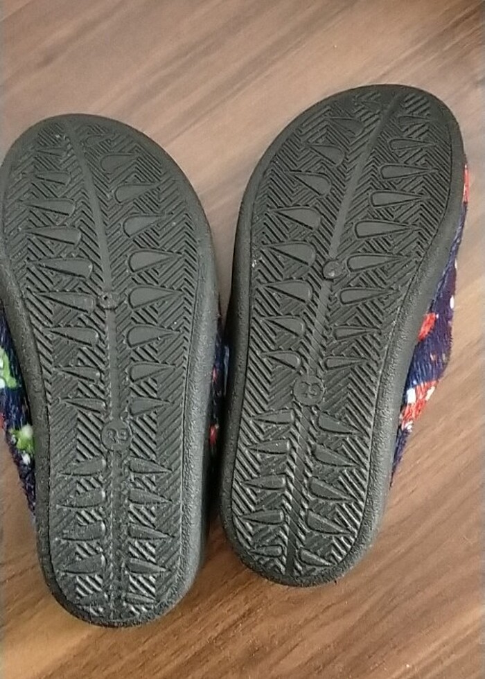 29 numara erkek çocuk terliği  - Görsel 3