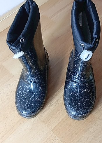 Simli Siyah Kız Çocuk Yağmur Çizmesi - Görsel 2