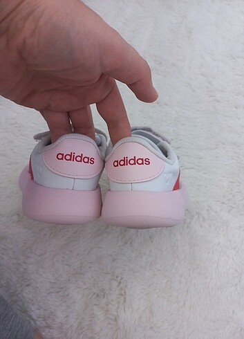 22 Beden Adidas ayakkabi