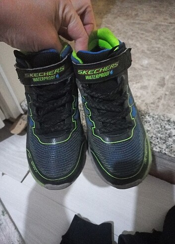 Skechers Skechers bot