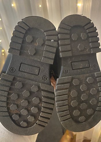 Parlak Siyah Kız Çocuk Bot - Görsel 4