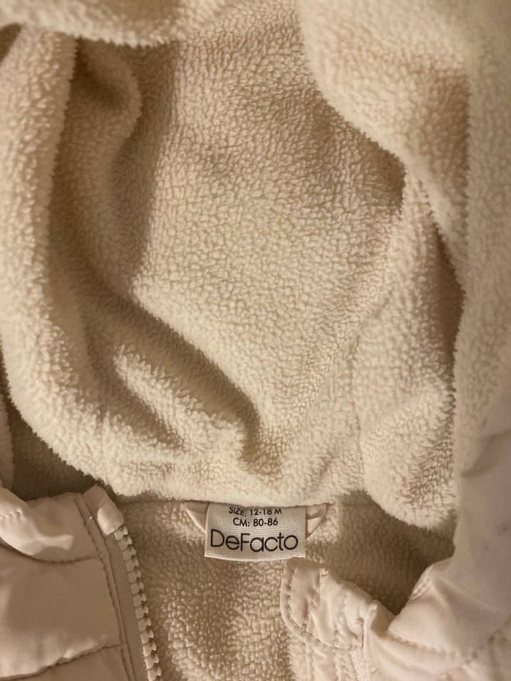 Kapüşonlu krem renk Kız Çocuk Montu - Görsel 3