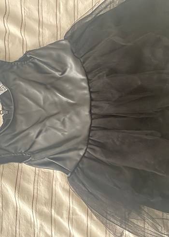 Kız Çocuk Siyah Deri Volanlı Elbise - Görsel 2