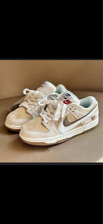 Nike Dunk Swoosh