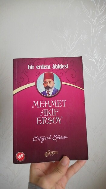 Bir Erdem Abidesi - Mehmet Akif Ersoy