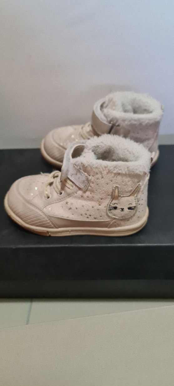 Beyaz Kürklü Kız Çocuk Botu - Görsel 3