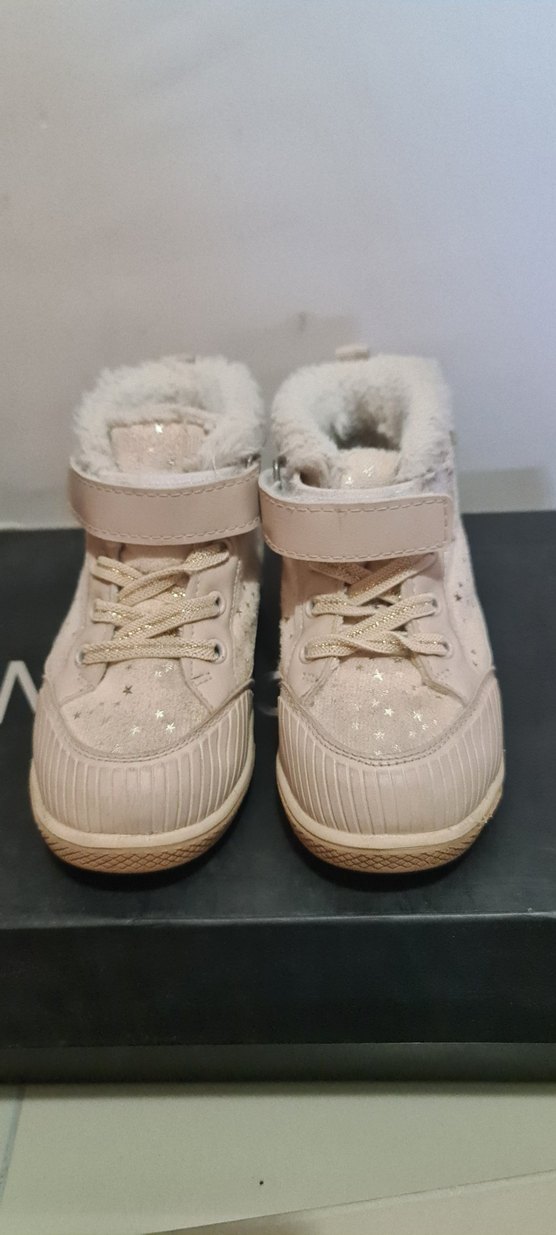 Beyaz Kürklü Kız Çocuk Botu - Görsel 2