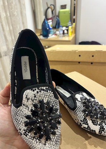 İPEKYOL marka Yılan Desenli Boncuklu Kadın babet/ayakkabı - Görsel 2