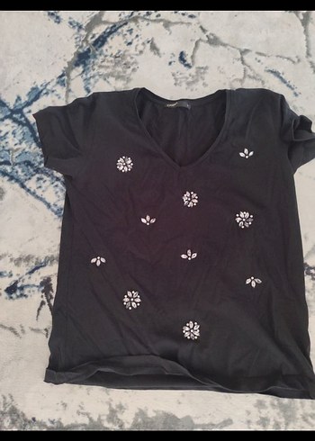 Siyah V Yaka Kısa Kollu Payetli Kadın Tişört - Görsel 2