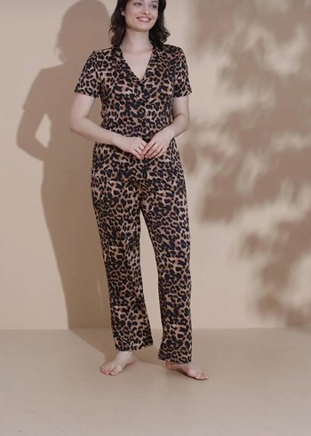 Kahverengi Leopar Desenli Rahat Kadın Pijama - Görsel 3
