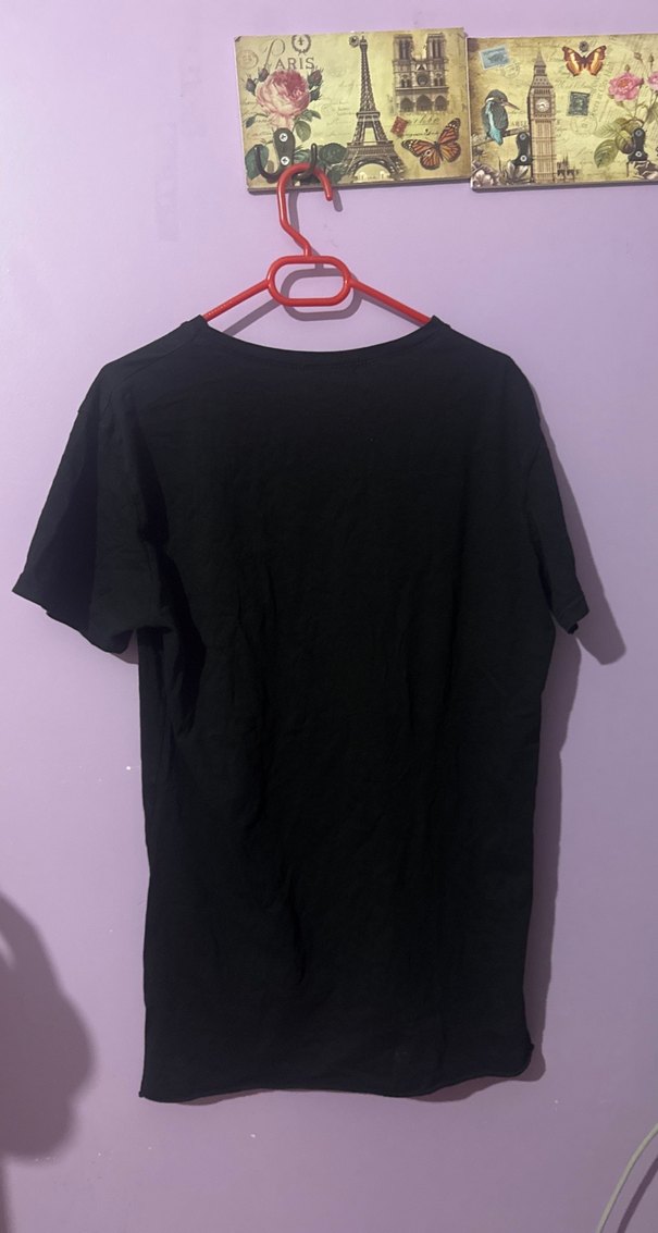 Siyah Parlak Baskılı Kadın Tişört - Görsel 2