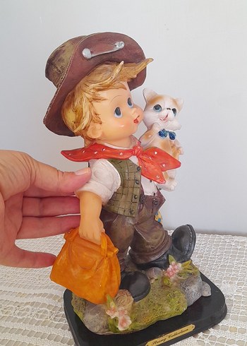 Beden kahverengi Renk Şapkalı Çocuk ve Kedi Biblo 26 cm