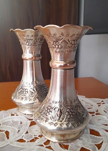 American Vintage Çiçek Desenli bakır vazo