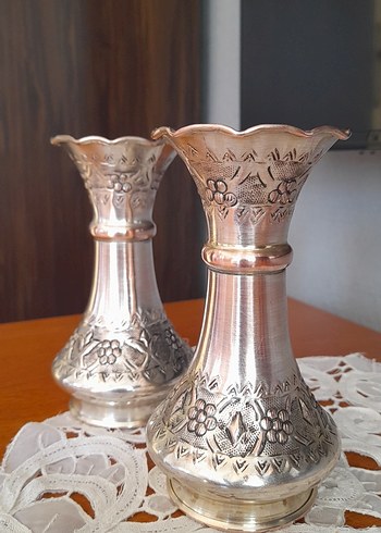  Beden Çiçek Desenli bakır vazo