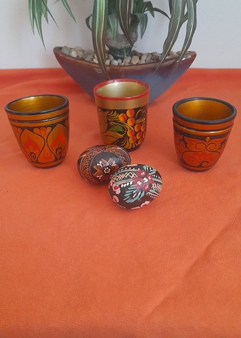 El Boyaması Renkli ahşap Bardaklar ve Dekoratif Taşlar - Görsel 4