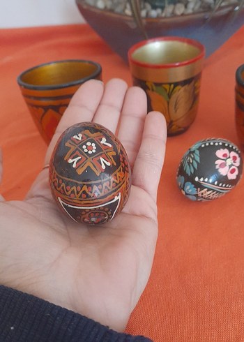 El Boyaması Renkli ahşap Bardaklar ve Dekoratif Taşlar - Görsel 2