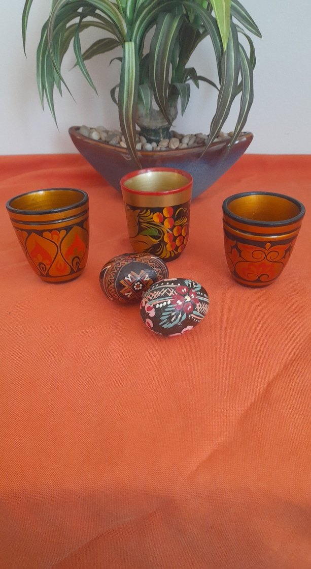 El Boyaması Renkli ahşap Bardaklar ve Dekoratif Taşlar - Görsel 4