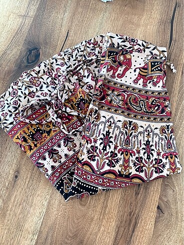 Etnik desen, doğal kumaş belden bağlamalı uzun etek