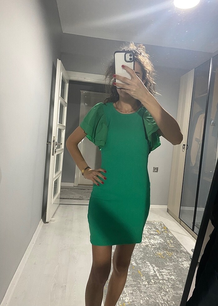 Yeşil elbise - Görsel 2