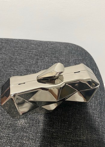 Gri Metal Kaplamalı Kadın Portföy Çanta - Görsel 2