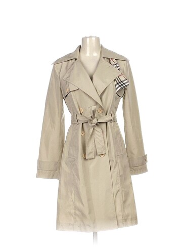 Burberry Trenchcoat %70 İndirimli.