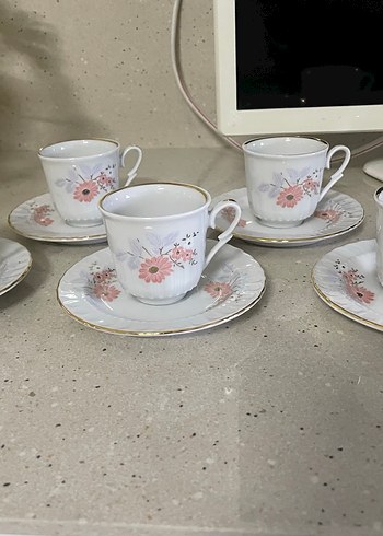 Pastel Çiçek Desenli Beyaz Porselen Fincan Takımı - Görsel 3