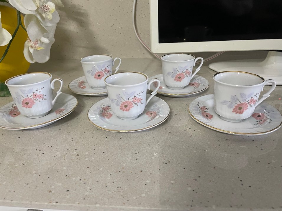 Pastel Çiçek Desenli Beyaz Porselen Fincan Takımı - Görsel 3