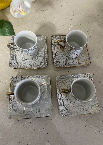 Desenli Beyaz Kahve Fincanı ve Tabak Seti - Görsel 3