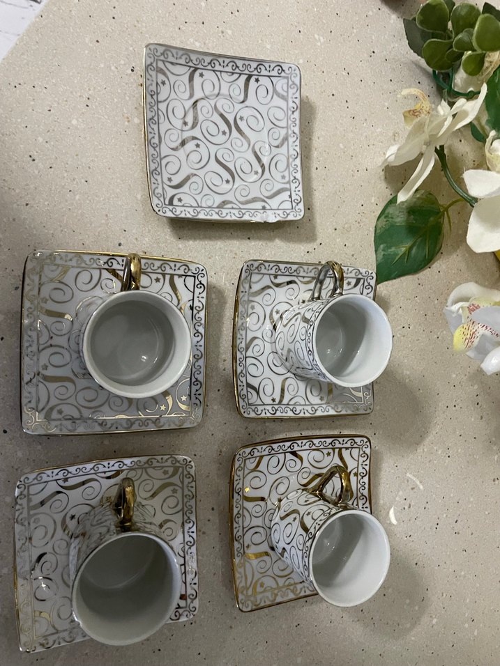 Desenli Beyaz Kahve Fincanı ve Tabak Seti - Görsel 4