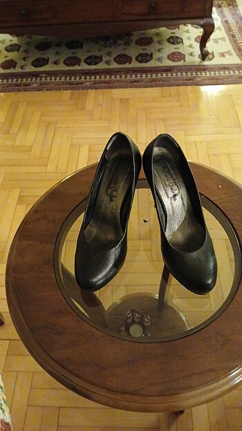 38 numara siyah deri stiletto