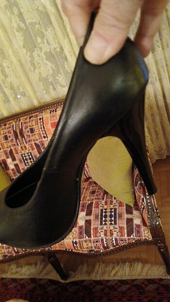 38 Beden 38 numara siyah deri stiletto