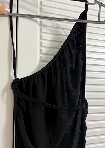 Siyah Drapeli Midi Askılı Elbise - Görsel 4