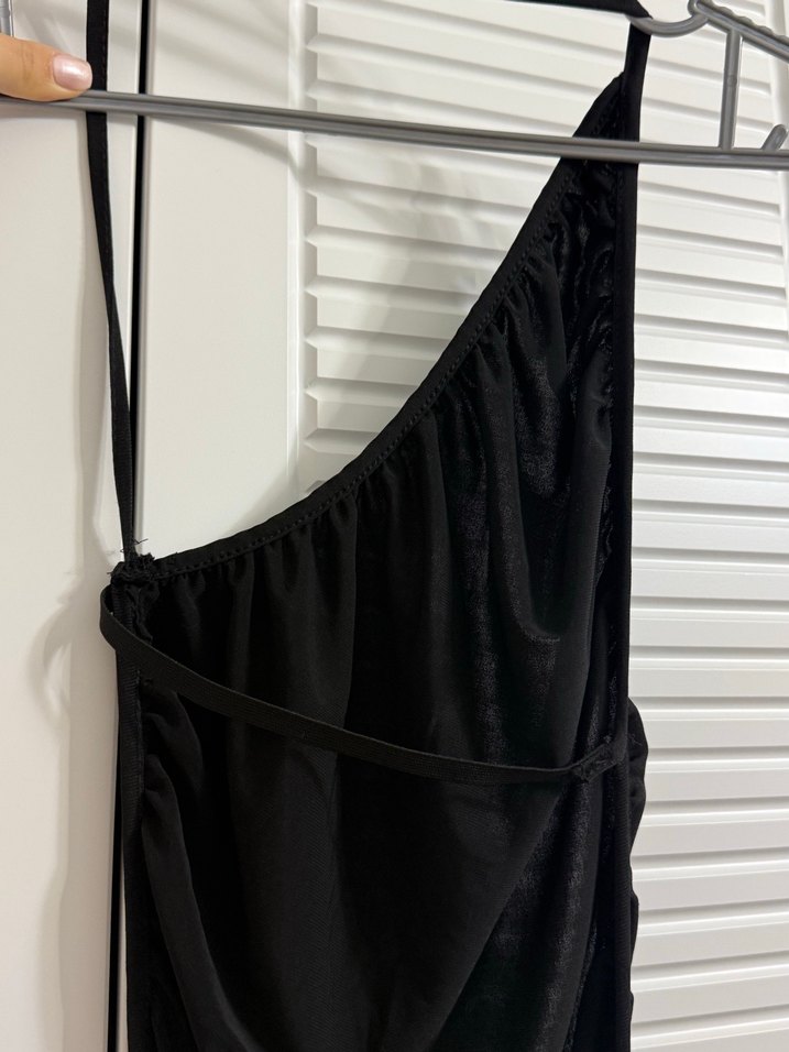 Siyah Drapeli Midi Askılı Elbise - Görsel 4