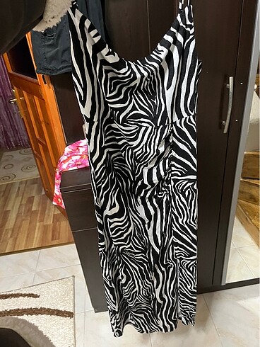 Holly Lolly Zebra Desen Yırtmaçlı Elbise