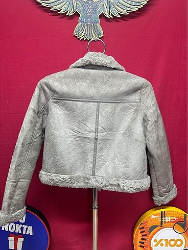 m Beden Stradivarius mont