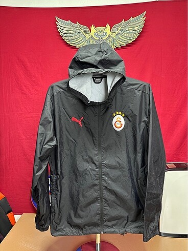 Puma yağmurluk