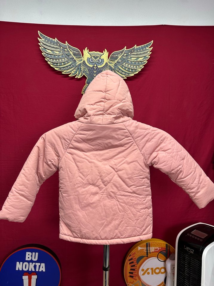 Kız Çocuk Pembe Kapüşonlu Kürklü Mont - Görsel 3
